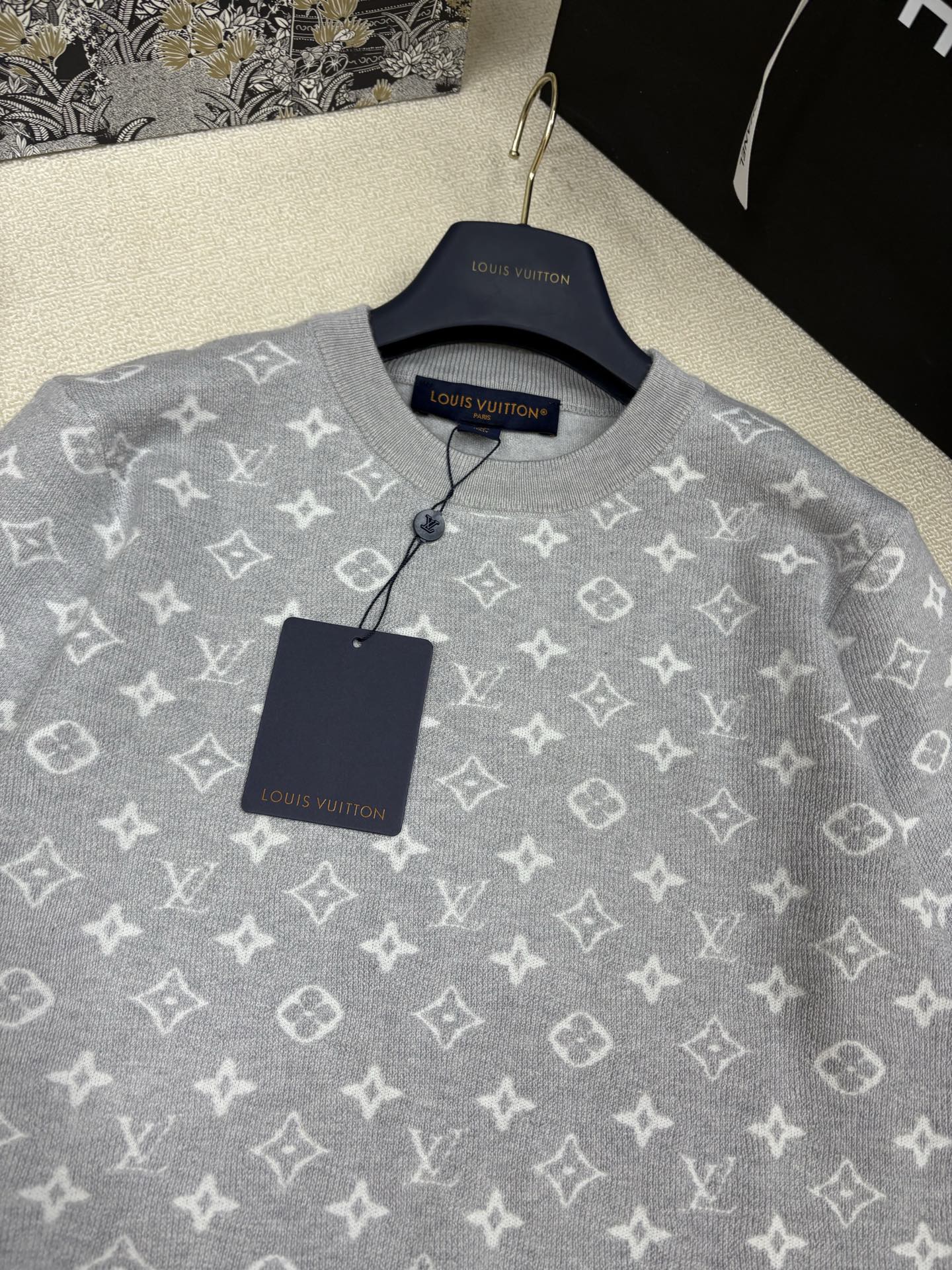 Women's short sleeves
